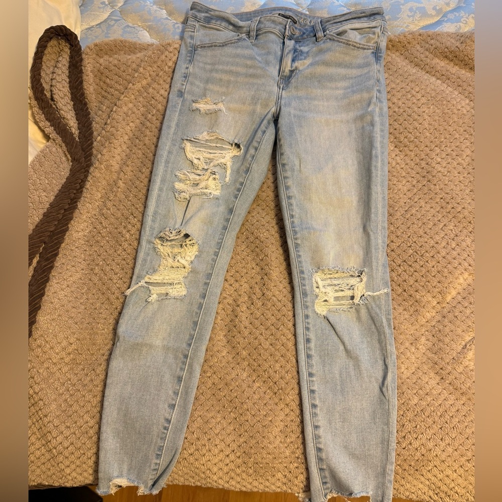 American Eagle Distressed Light Blue Women's Jeans